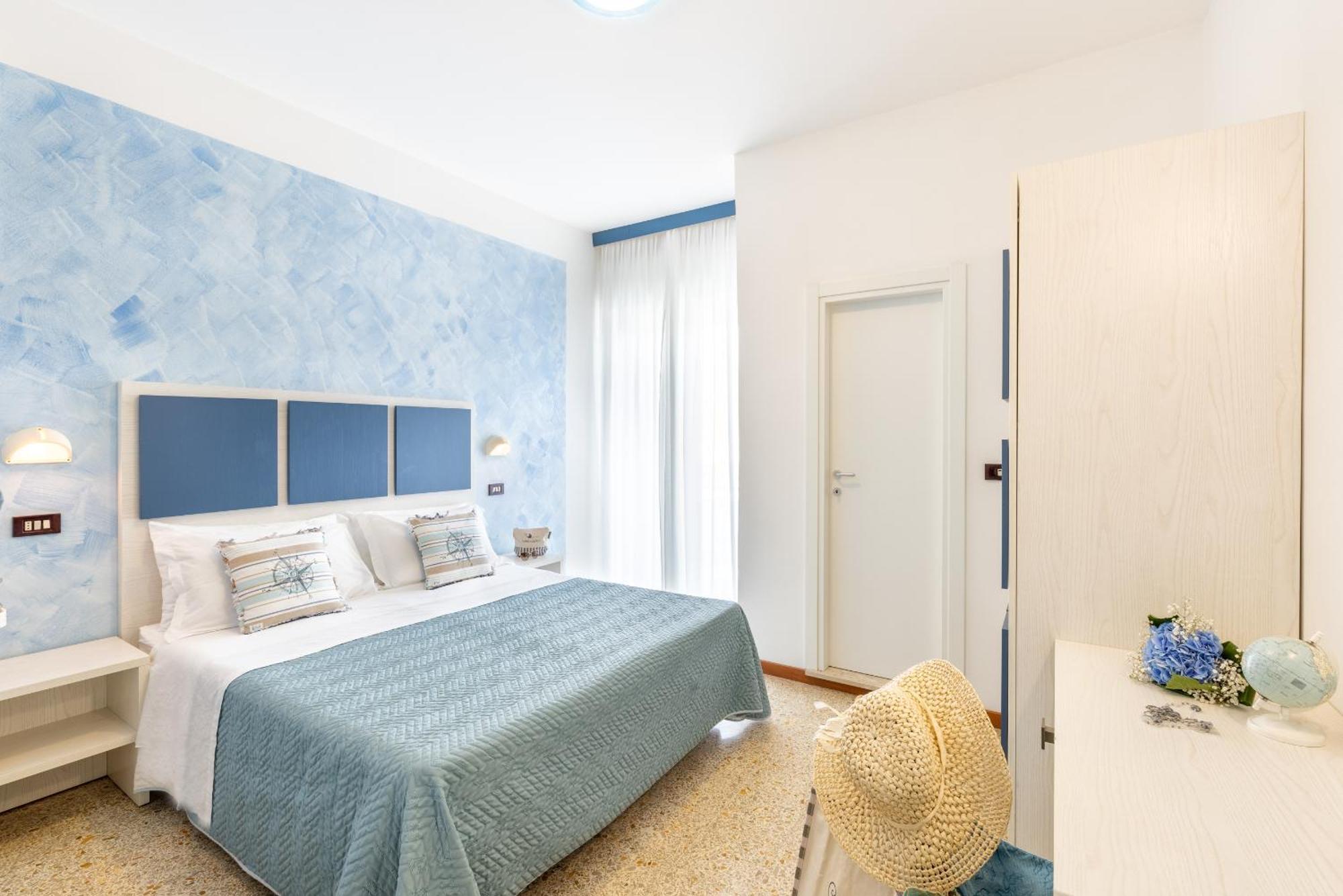Hotel Capitol Misano Adriatico Esterno foto