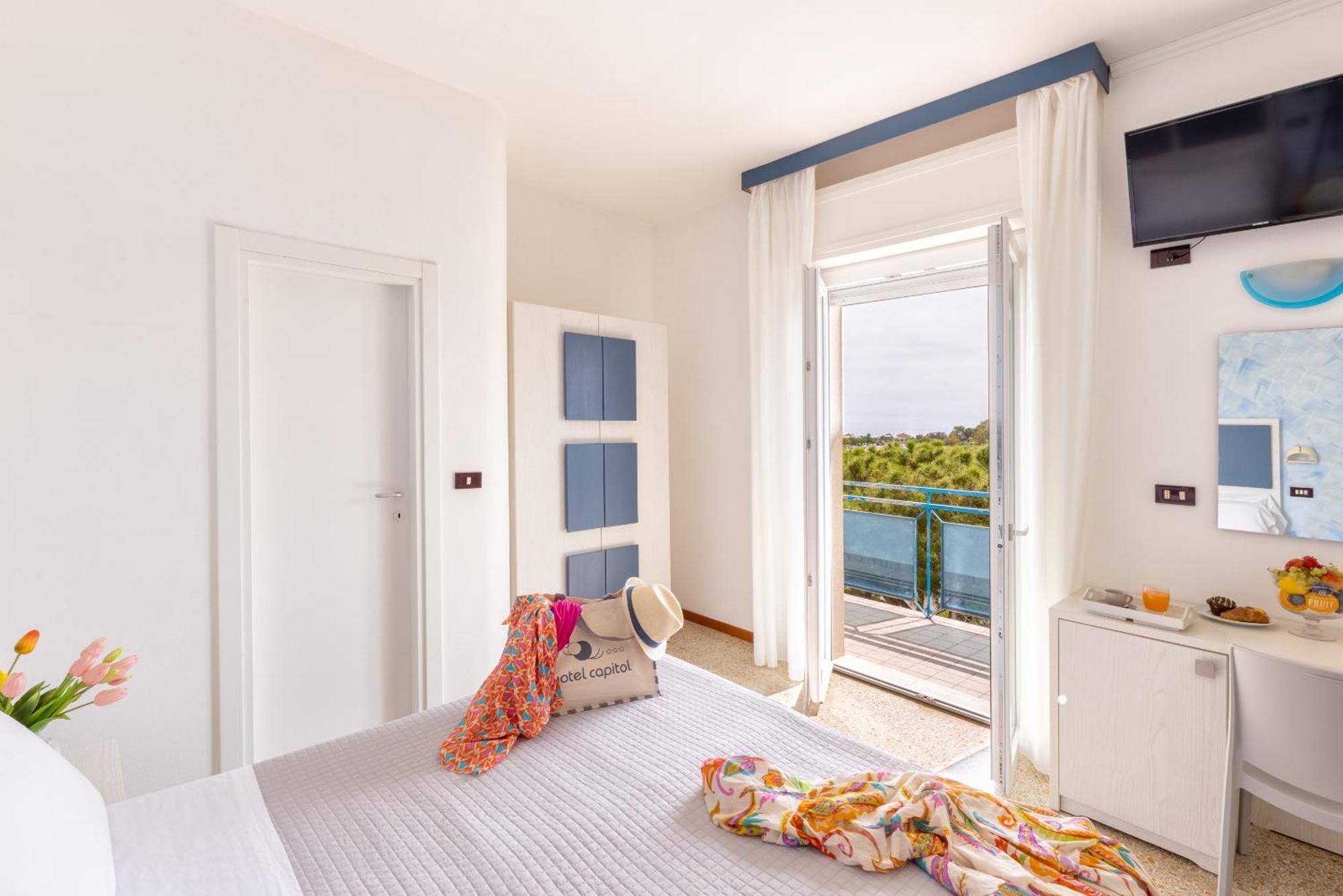 Hotel Capitol Misano Adriatico Esterno foto