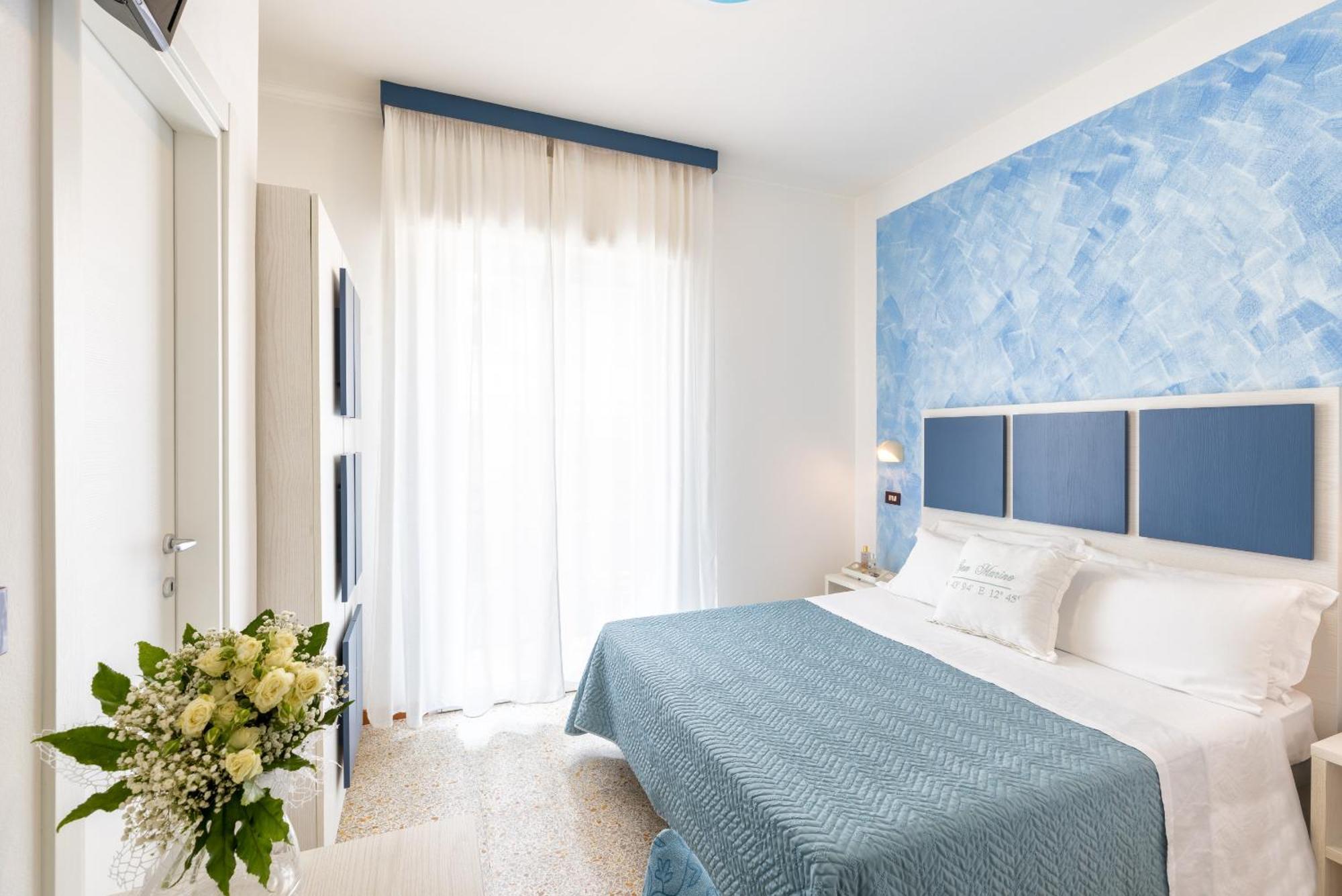 Hotel Capitol Misano Adriatico Esterno foto